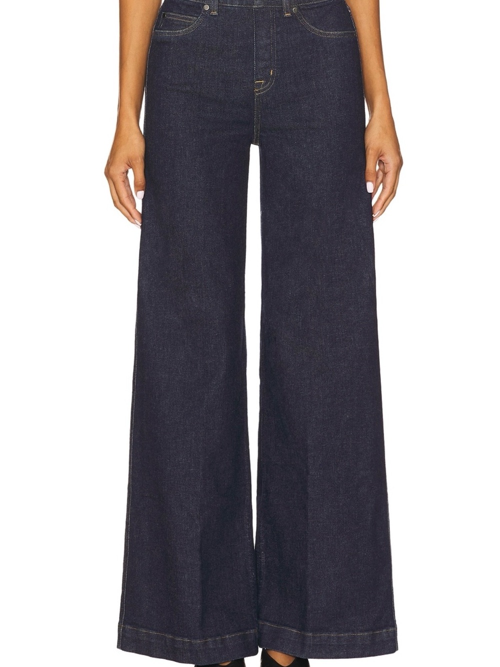NWT. SPANX Pull on Wide Leg Jean in Undone Indigo. XS.